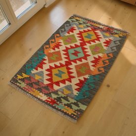 Tapis Kilim ethnique Chobi 62x87 Kilim en laine tissé à la main
