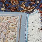 Tapis en soie Mojan bleu clair 150x225 Tapis persan en viscose de soie