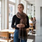 Élégant châle femme homme 215x105 marron à motif authentique