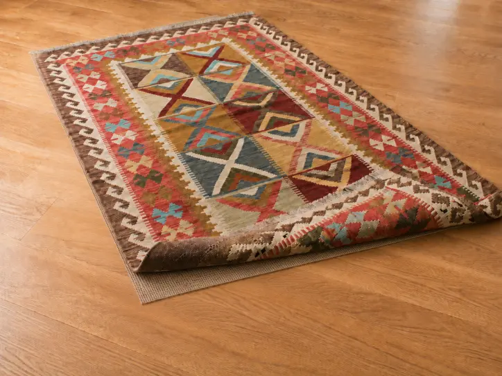 installation sûre et entretien d’un tapis 80x120